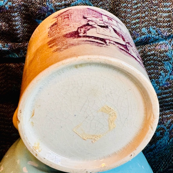 Vintage/antique teacup. Shipping not included in price. See photos for more. - Picture 3 of 7